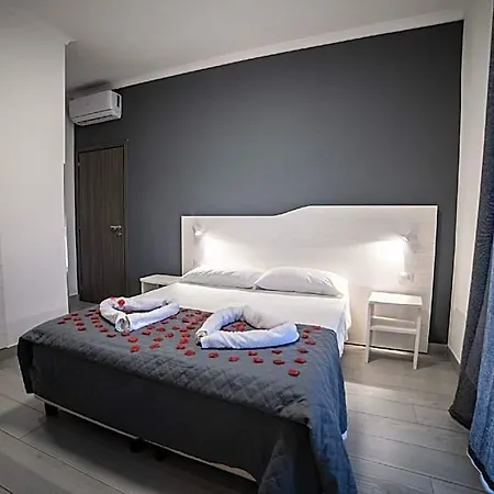 Bed & Breakfast Residenza Degli Dei 4*